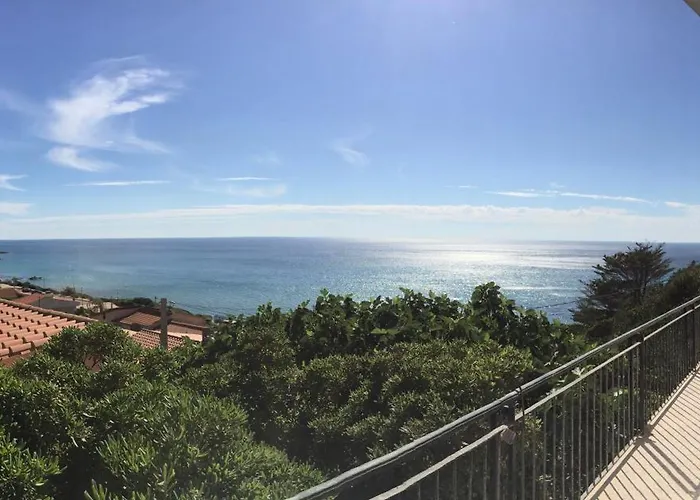 Sul Mare Con Magnifico Panorama *