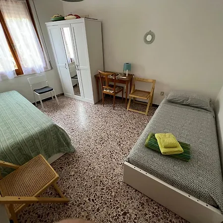 Sul Mare Con Magnifico Panorama